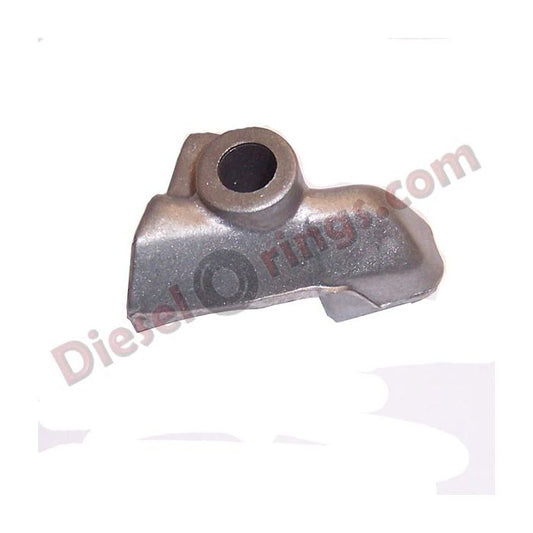 #16-036 INJECTOR OIL DEFLECTOR SPOUT